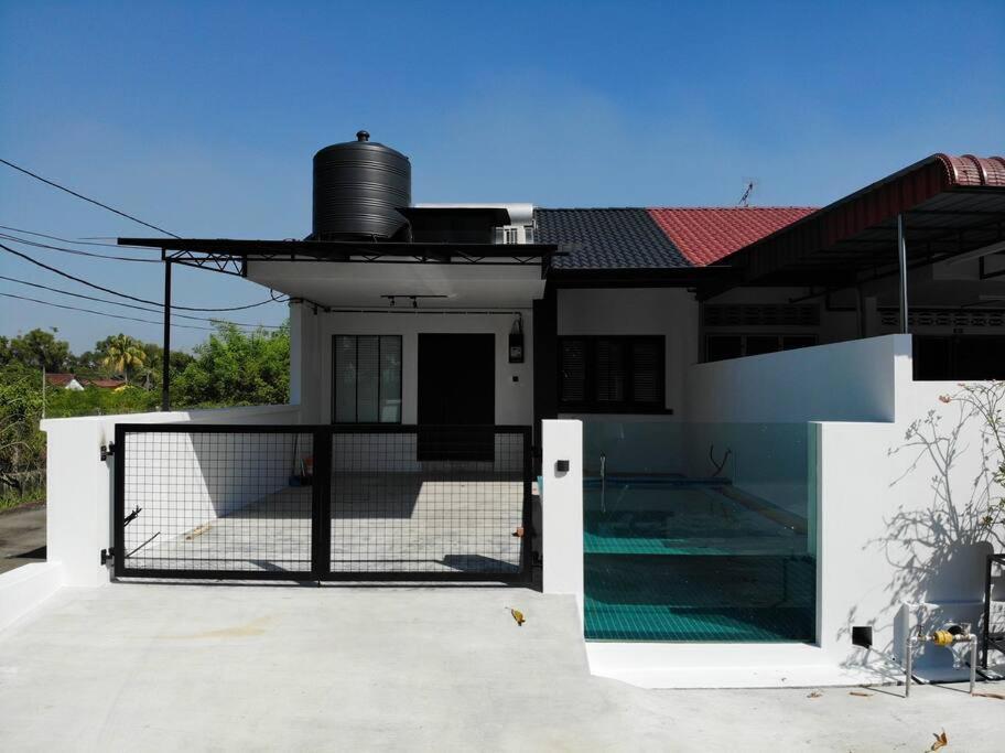 Zen Retreat Glass Pool Villa Taiping Eksteriør bilde